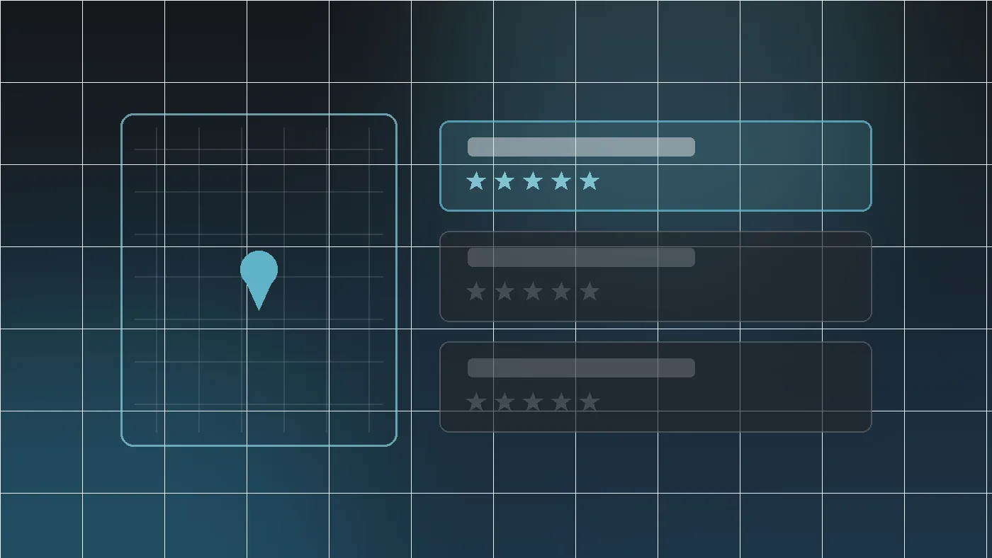 Simulación del local pack: ficha de mapa con marcador y al lado tres entradas — la primera resaltada con estrellas completas